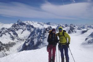Haute-Route-Chamonix-Zermatt----Gipfel-Pigne-d´Arolla-mit-Blick-zum-Matterhorn