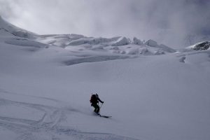 Skitour-Piz-Palü---Abfahrt-am-Pers-Gletscher