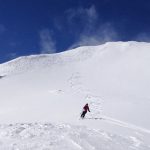 Skitouren-im-Montafon---Abfahrt-im-Powder