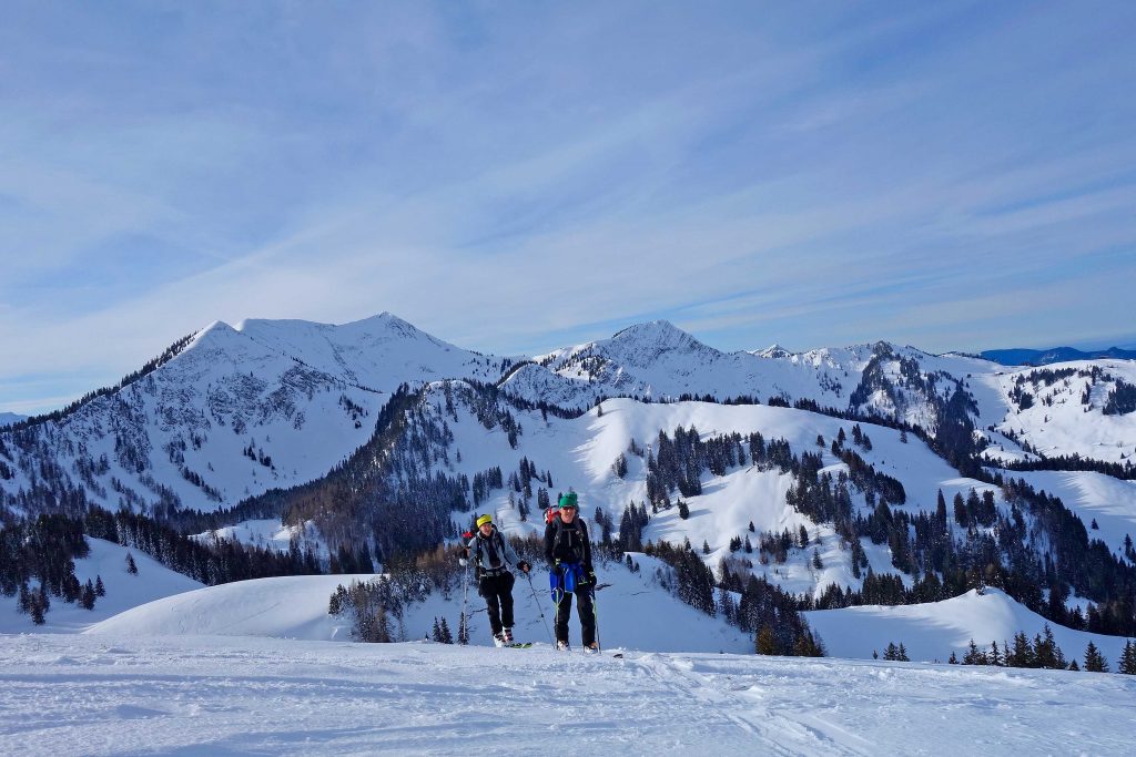 Skitourenkurs-für-Einsteiger---Aufstieg-zur-Brünnsteinschanze