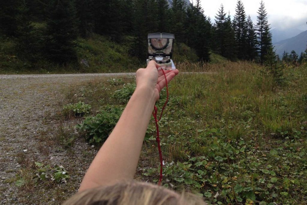 Orientierungskurs-Peilen-mit-Kompass