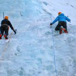 Eiskletterkurs-für-Einsteiger---Top-Rope-Klettern