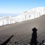 Kilimanjaro----Gipfeltag---an-den-Gletschern-des-Southern-Icefield-vorbei