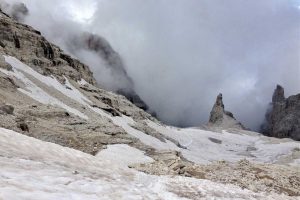 Klettersteige-Brenta-Blick-ins-Kar