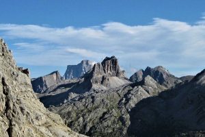 Klettersteige-in-den-Dolomiten-Dolomiti-Speciale-Blick-Richtung-Nuvolau