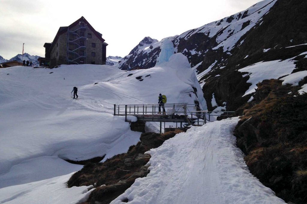 Skidurchquerung-Stubaier-Alpen---Franz-Senn-Hütte