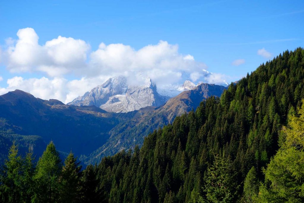 Via-Alta-Dolomiti---Blick-zur-Marmolada