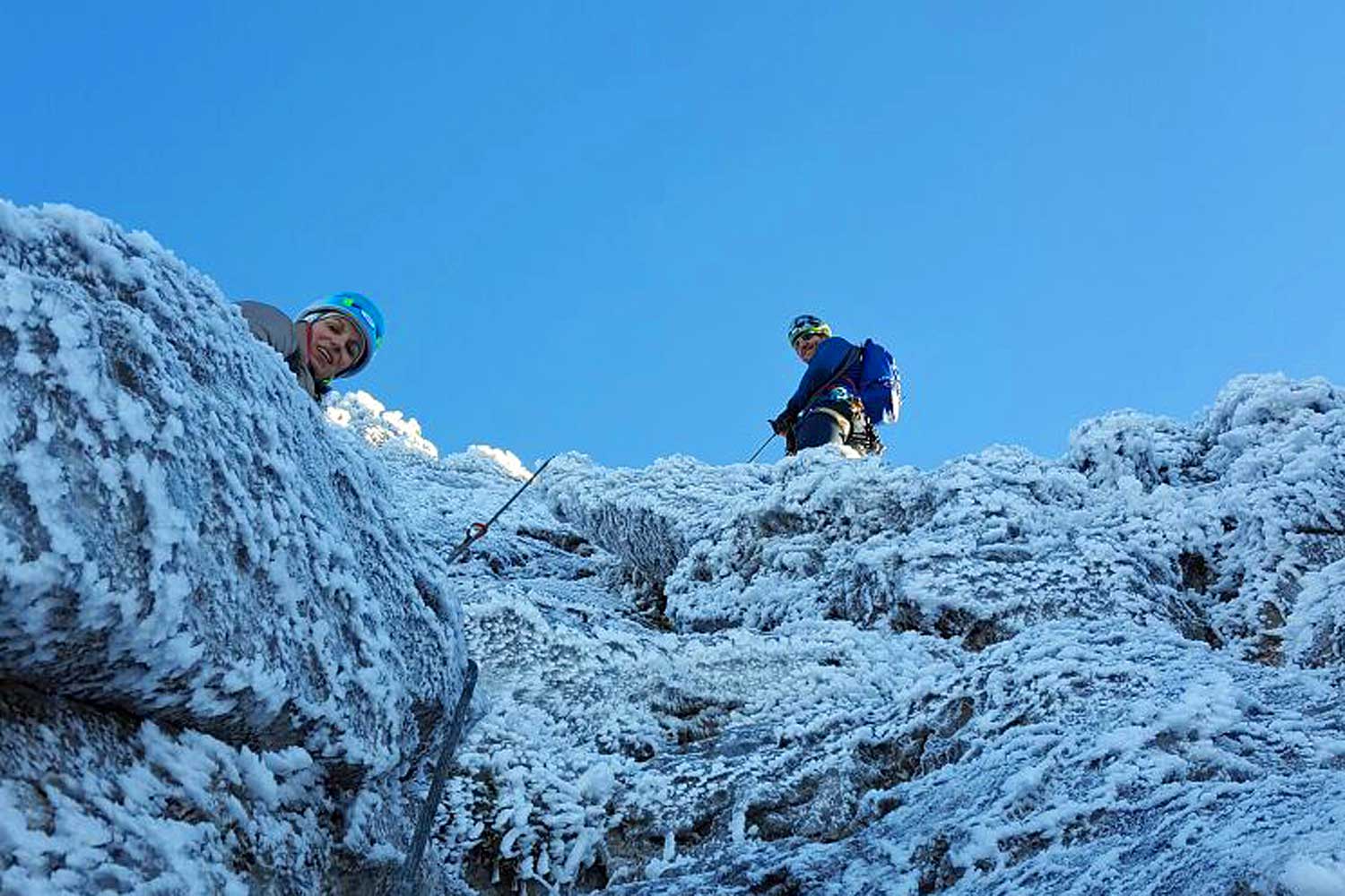 Winterbergsteigen---Klettern-an-der-Kampenwand