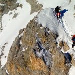 Winterbergsteigen---Klettern-mit-Steigeisen