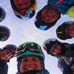 Skitechnik-meets-Tiefschnee-Lachende-Gesichter