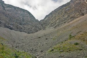 Sonntagshorn-beginn-der-schutthalde-am-talschluss.-der-weg-geht-rauf-in-die-scharte