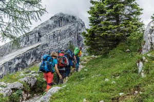 Wanderung----Watzmann-König-der-Berchtesgadener-Blick-zur-Watzmannfrau