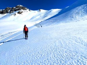 Skitourenkurs-für-Einsteiger-im-Brennergebiet---Abfahrt-vom-Naviser-Kreuzjoch