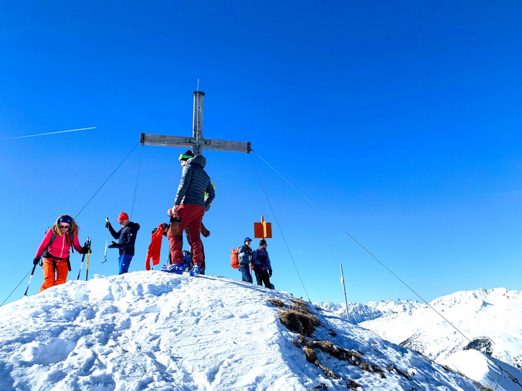 Skitourenkurs-für-Einsteiger-im-Brennergebiet---Gipfel-Naviser-Kreuzjoch