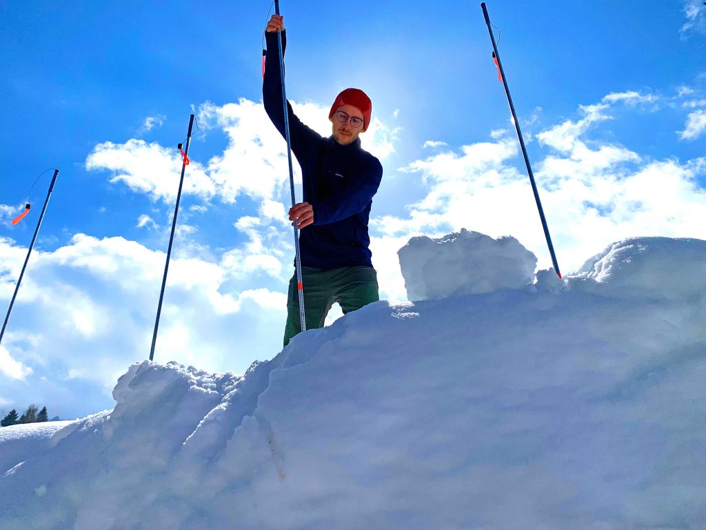 Skitourenkurs-für-Einsteiger-im-Brennergebiet---Lawinenkunde-und-Sondieren