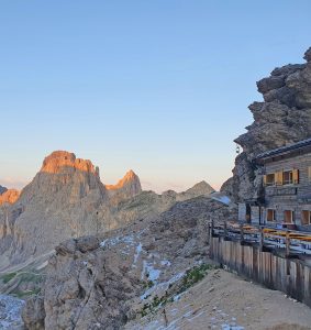 Klettersteige-und-Wandern-im-Rosengarten---Grasleitenpasshütte
