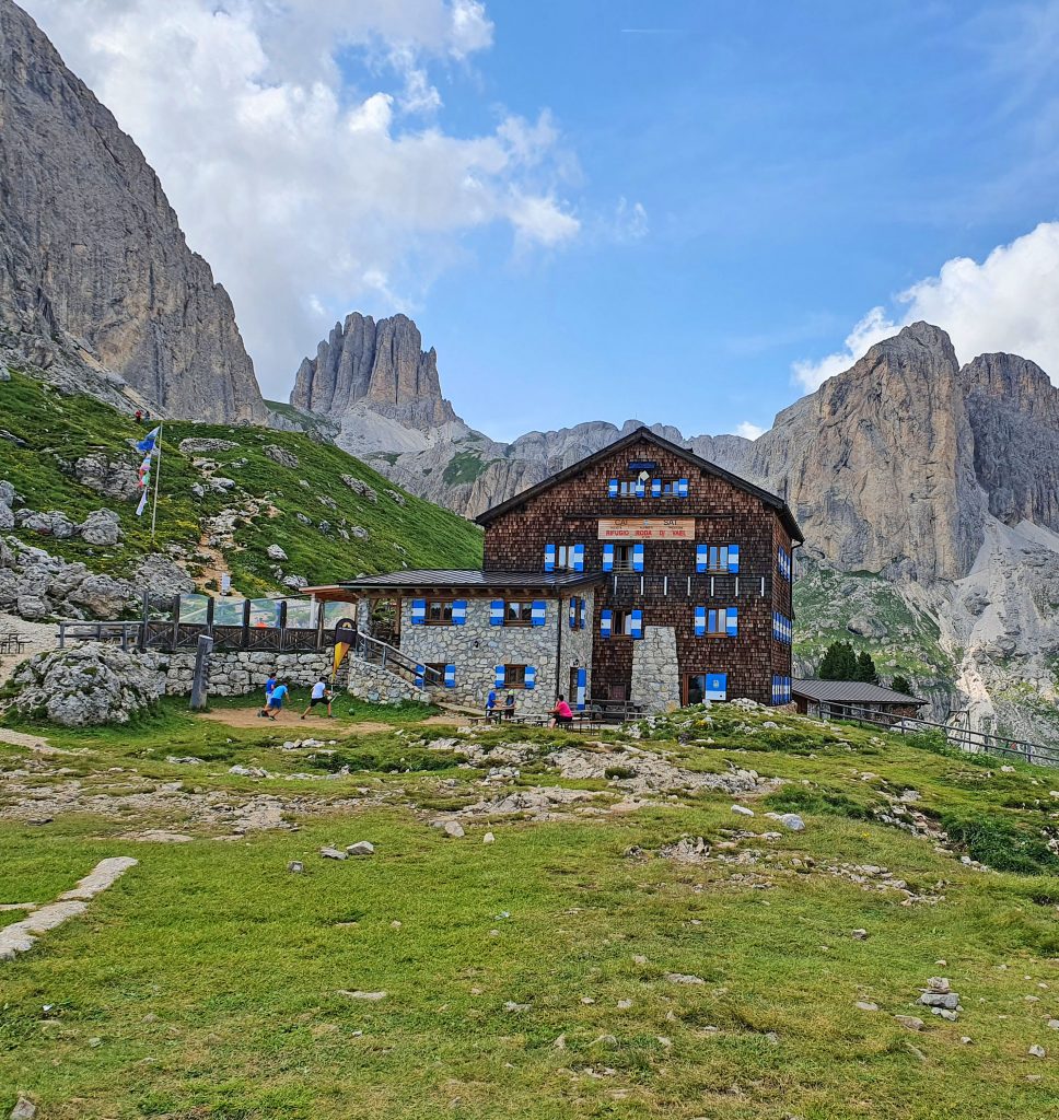 Klettersteige-und-Wandern-im-Rosengarten---Rifugio-Roda-Di-Vael