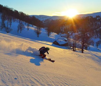 Georgien-CAT-Skiing-am-Goderdzi-Pass---Abfahrt-in-der-Dämmerung