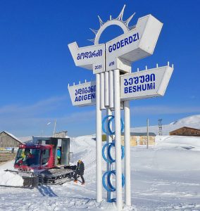 Georgien-CAT-Skiing-am-Goderdzi-Pass---auf-der-Passhöhe