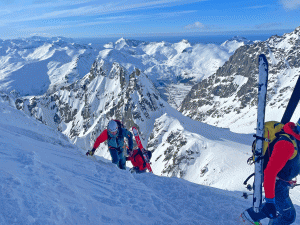 Norwegen---Skitouren-auf-den-Lofoten---Gipfelanstieg-Gaitgallien