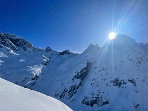 Norwegen---Skitouren-auf-den-Lofoten---Steile-Kare