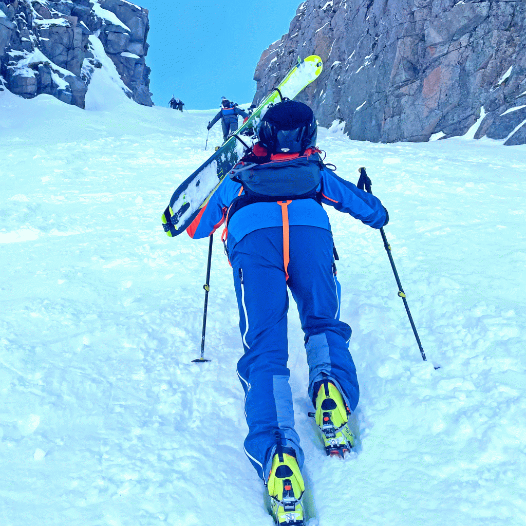 Norwegen---Skitouren-auf-den-Lofoten---Wechsel-auf-Steigeisen