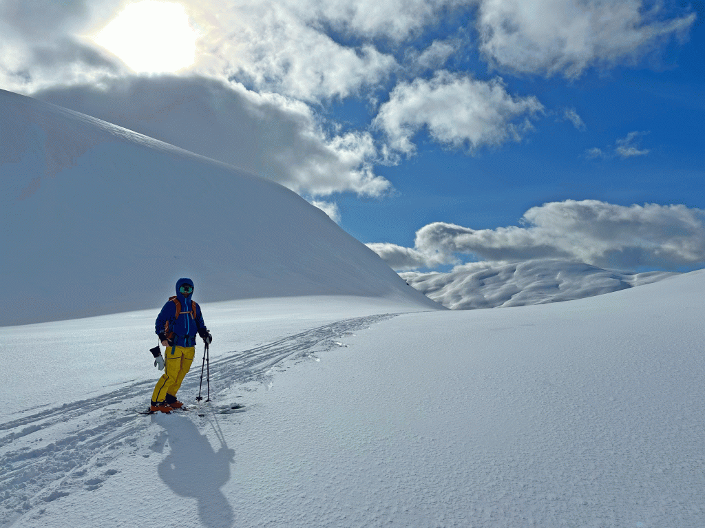Norwegen---Skitouren-auf-den-Lofoten---unberührte-Hänge
