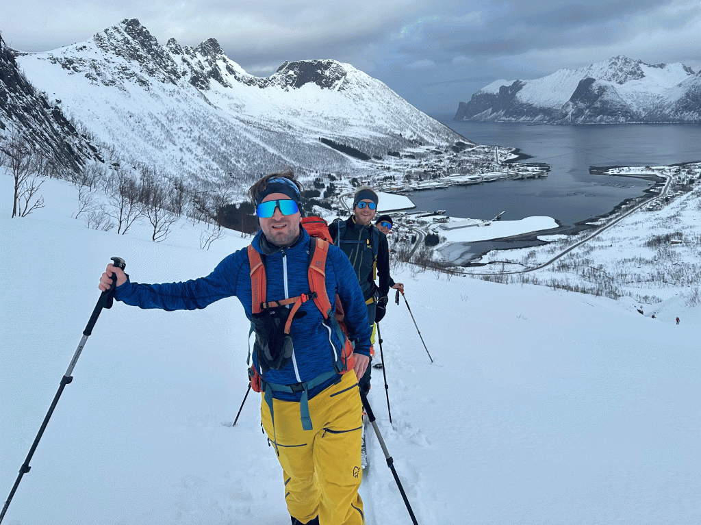 Skitouren-Senja---Norwegen---Im-Aufstieg